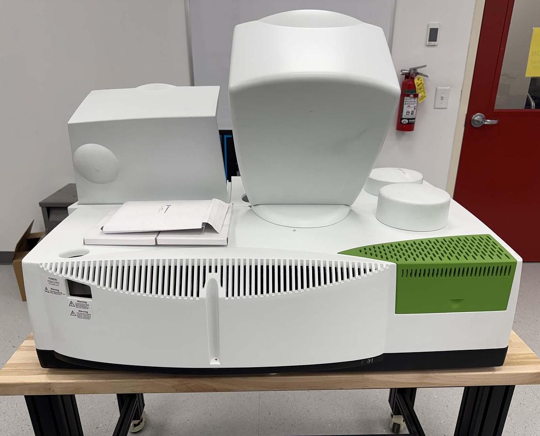 perkin-elmer-lambda-1050.jpg