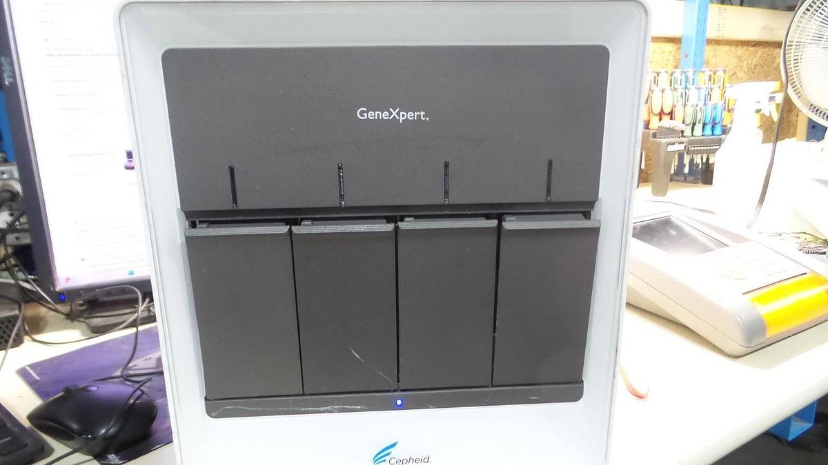 Used Cepheid GeneXpert GX-IV R2 Molecular Analyzer System P/N 900-0513 REV T