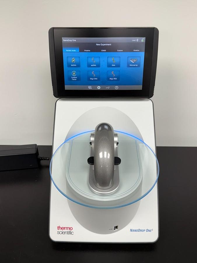 Used Thermo Scientific NanoDrop OneC Microvolume UV/VIS Spectrophotometer + Cuvette