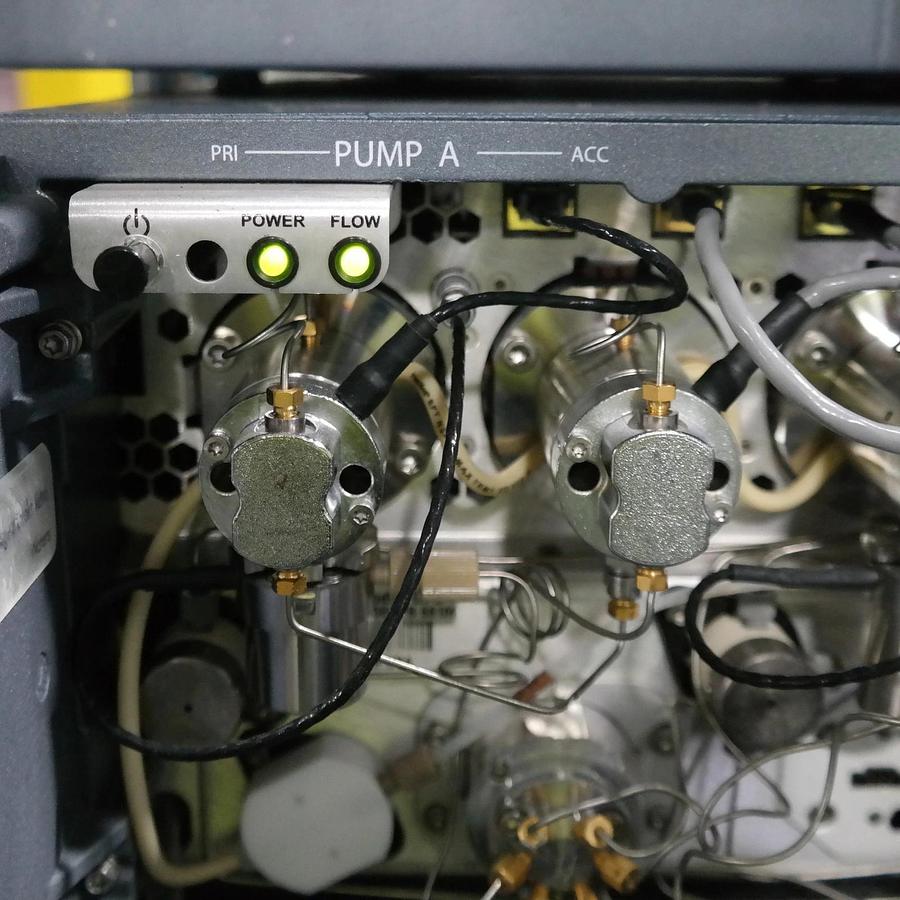 Used Waters Acquity Binary Solvent Manager 186015001 w/ Bottle Tray