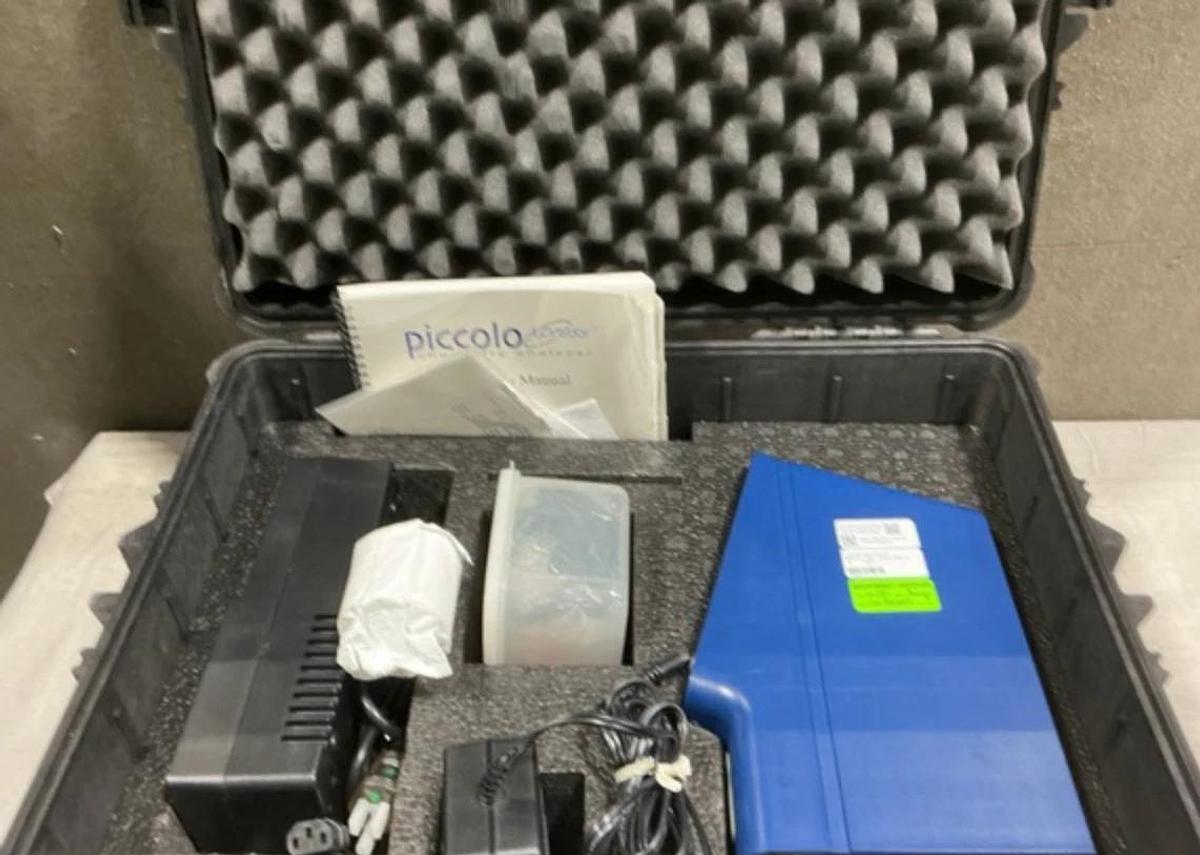 Used Abaxis Piccolo Xpress Chemistry Analyzer 1100-1000 Complete Set + Warranty