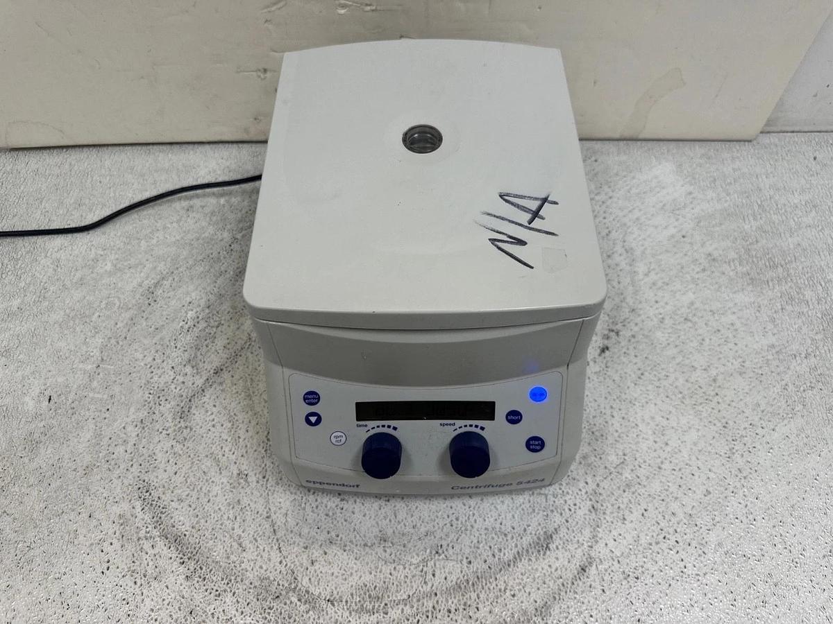 Used Eppendorf 5424 Benchtop Centrifuge w/FA-45-24-11 Rotor, 14680 RPM, 230V