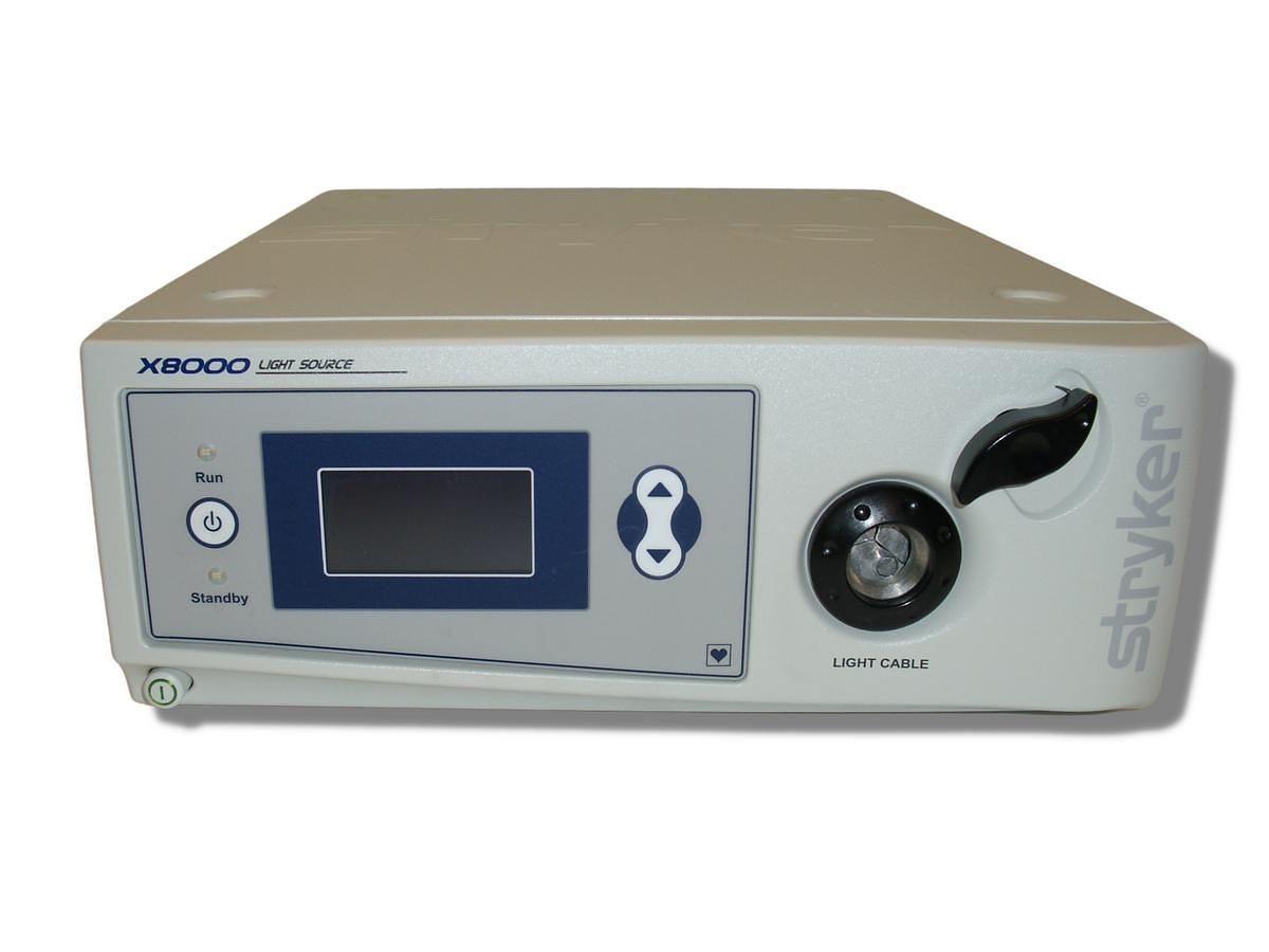 stryker-x8000-light-source.png