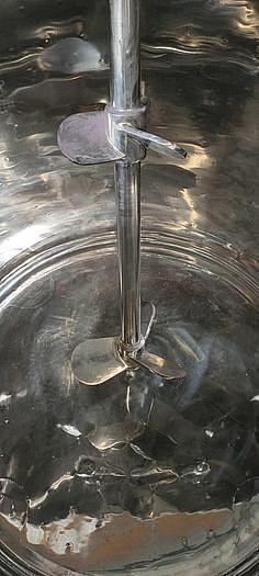 200 USG mixing tank with inclined stir