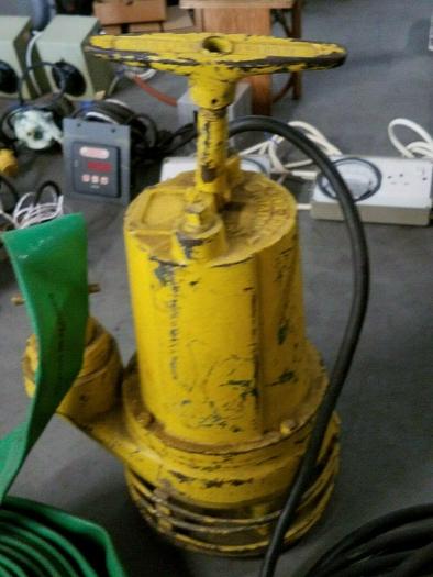 Used Jameson 10,000 GPH High Output Industrial Water Pump with 2" hose 110V