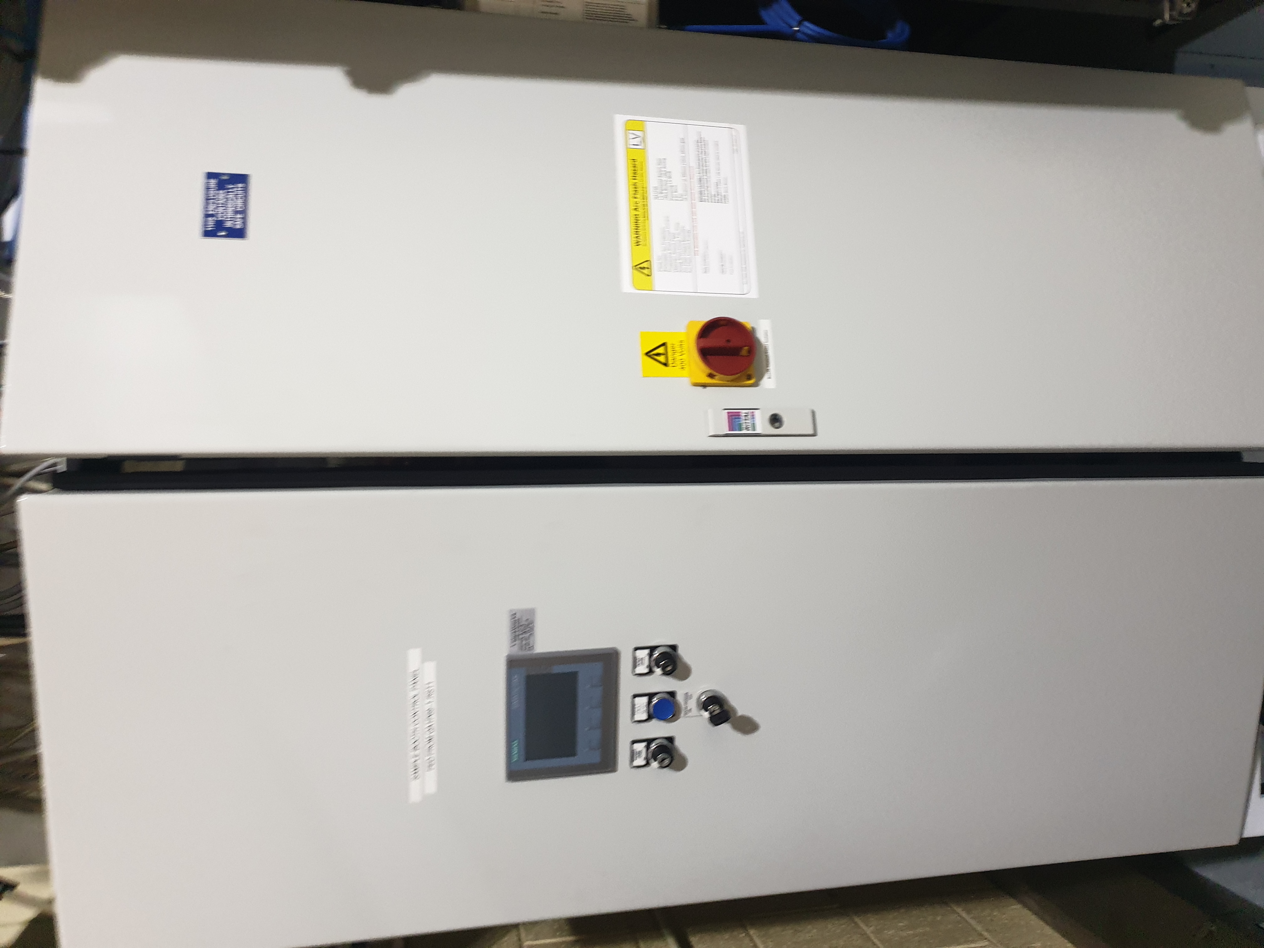 Used Extract Technologies Warehouse Downflow Sampling Booth