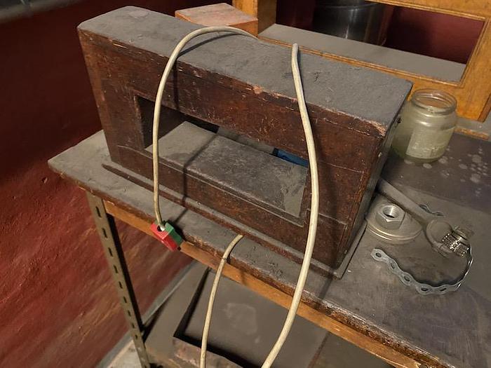 Used USED SURFACE GRINDER, MANUF. JAKOBSEN, MODEL SJ 25