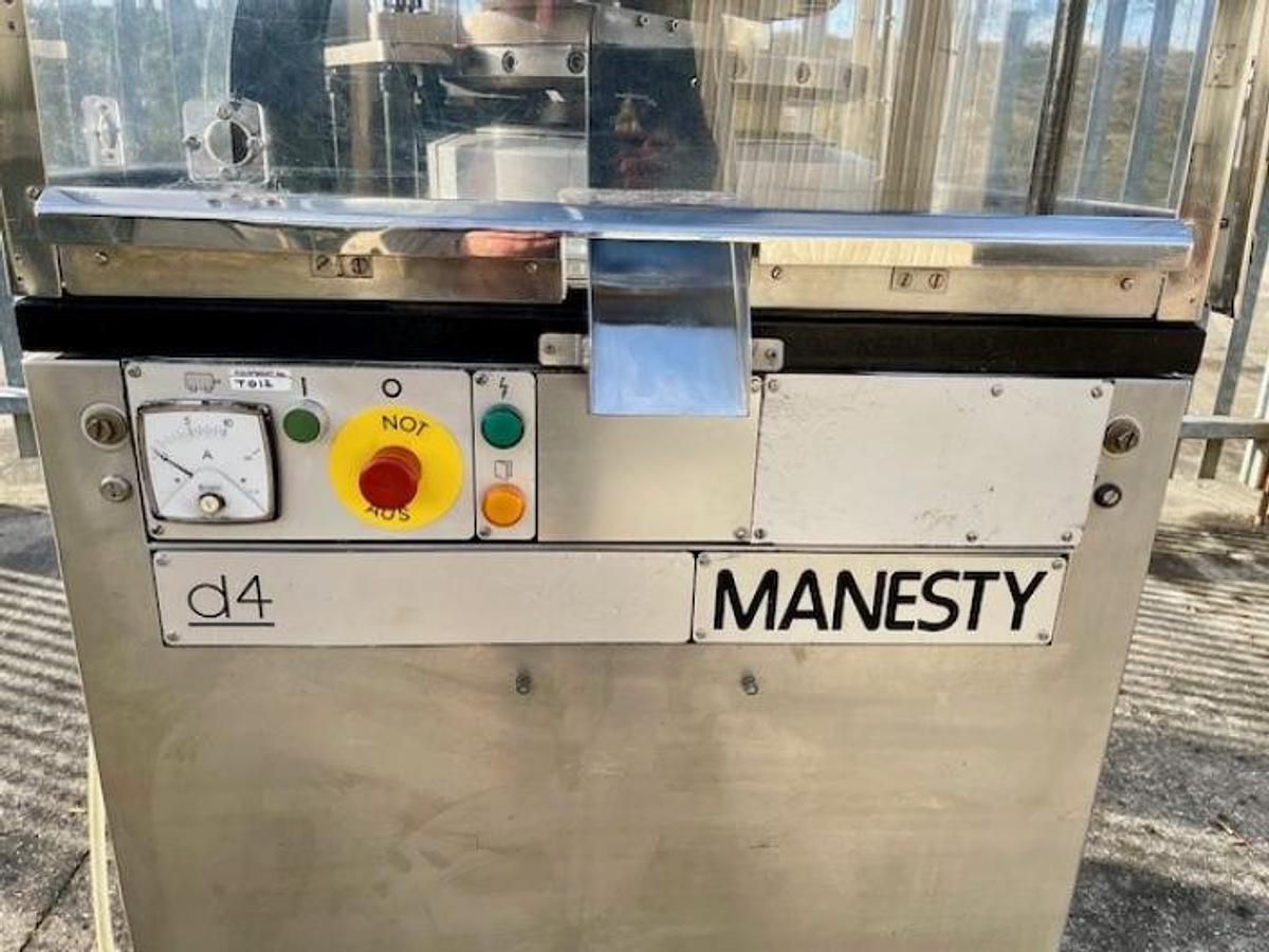 Used Manesty D4 tablet press