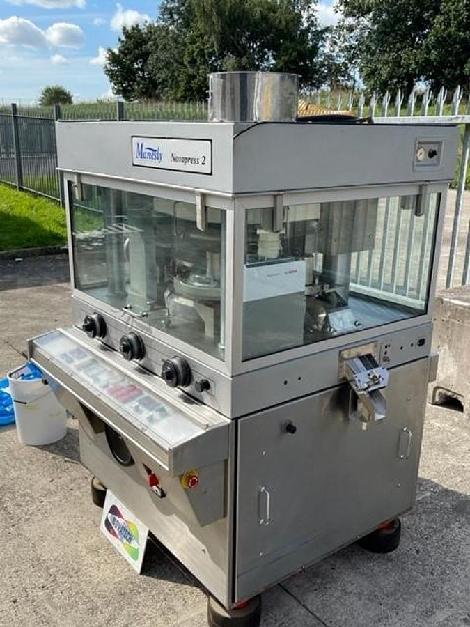 Used Manesty Novapress 2 37 station D tablet press