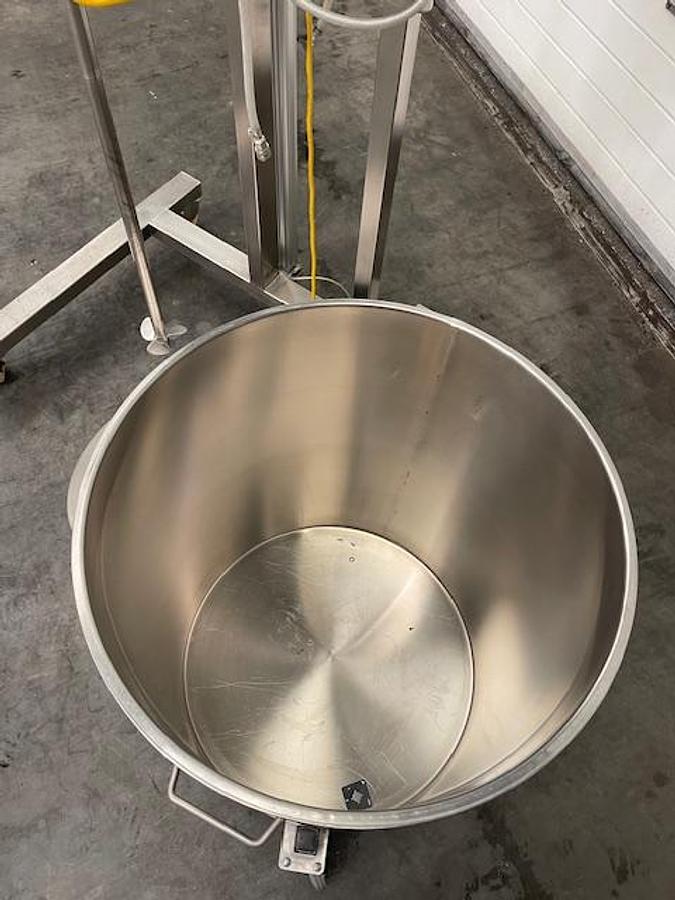 Used Stainless Steel 200L mixing vessel
