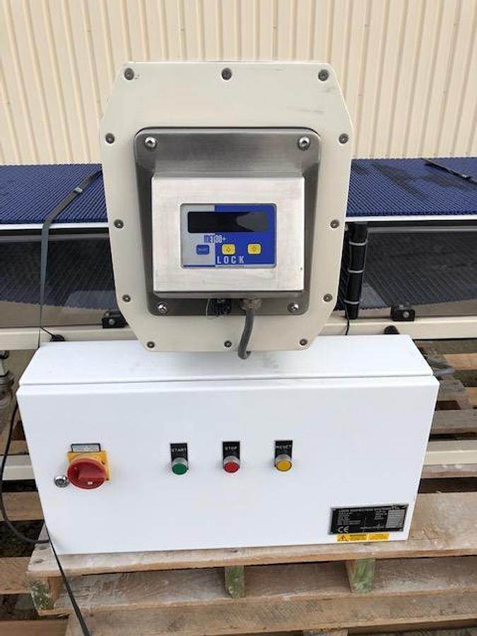 Used Lock MET30 belt metal detector