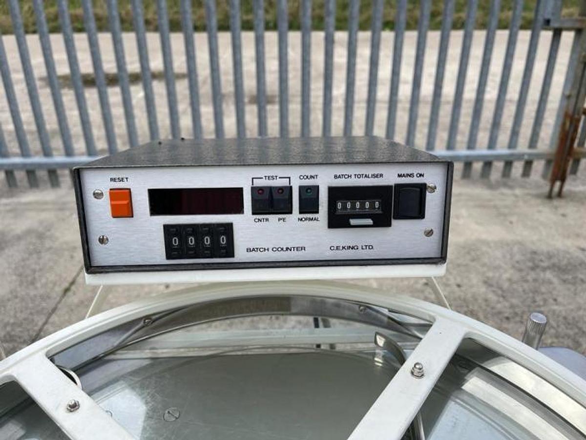 Used King TB4 tablet and capsule counter