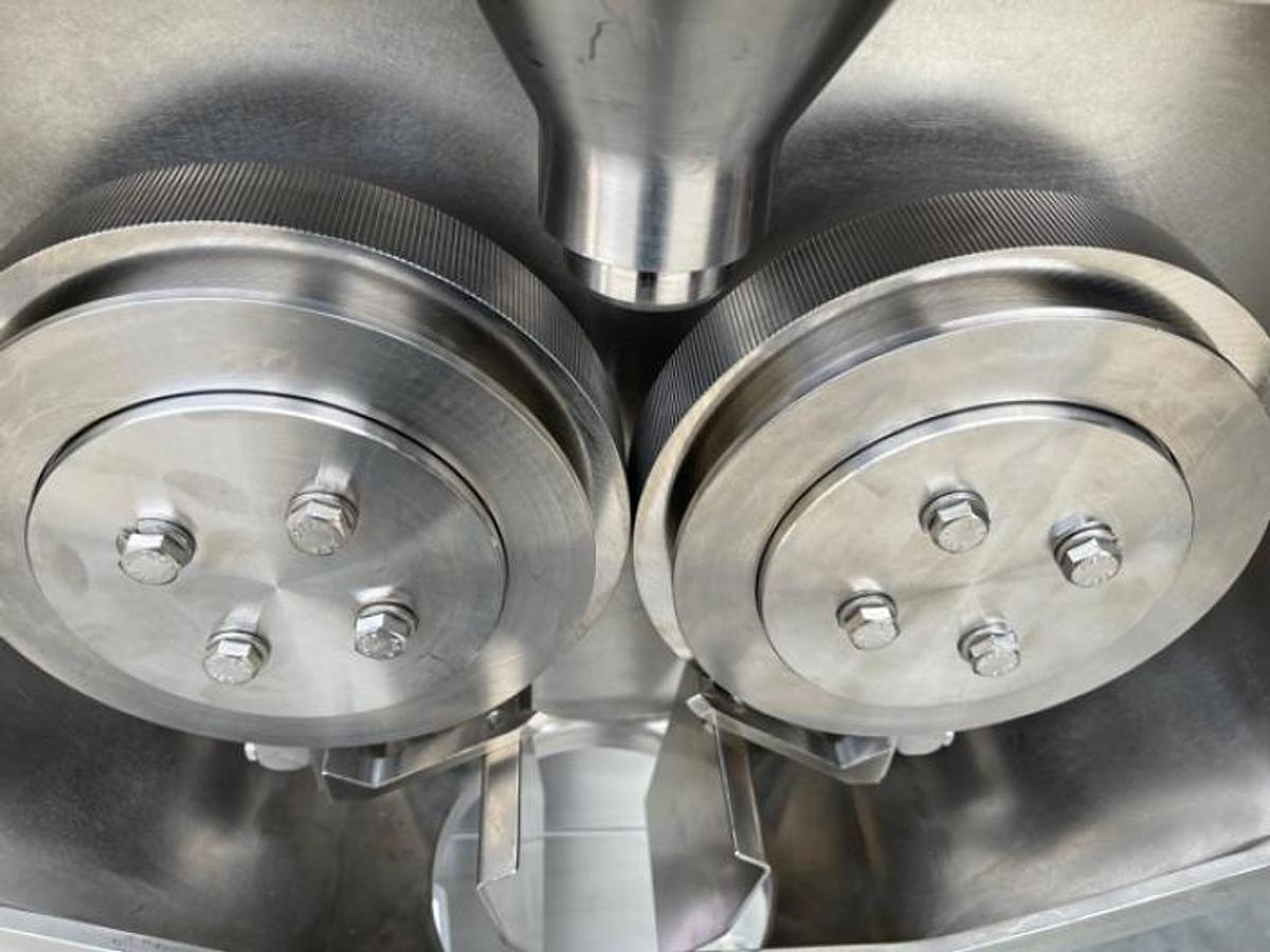 Used Vector Freund TFC220 roller compactor