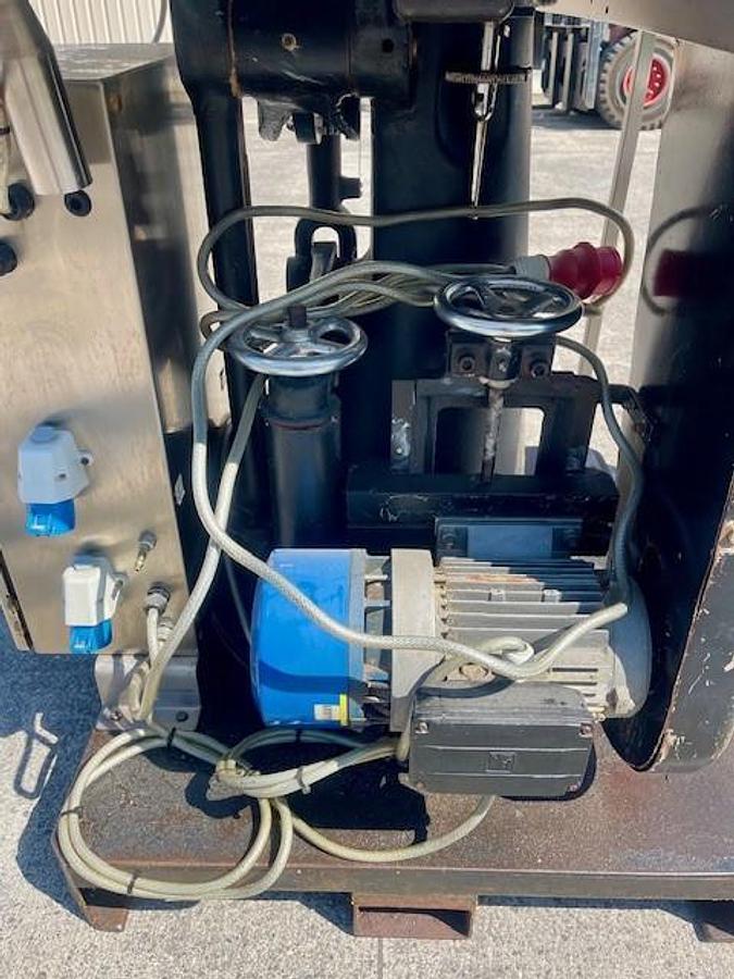 Used Manesty D3B 16 station tablet press