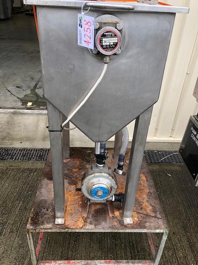 large used king 6 head liquid filling machine