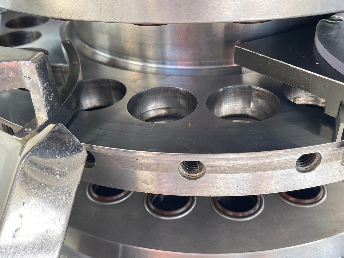 Used Kilian TX23 Tablet Press