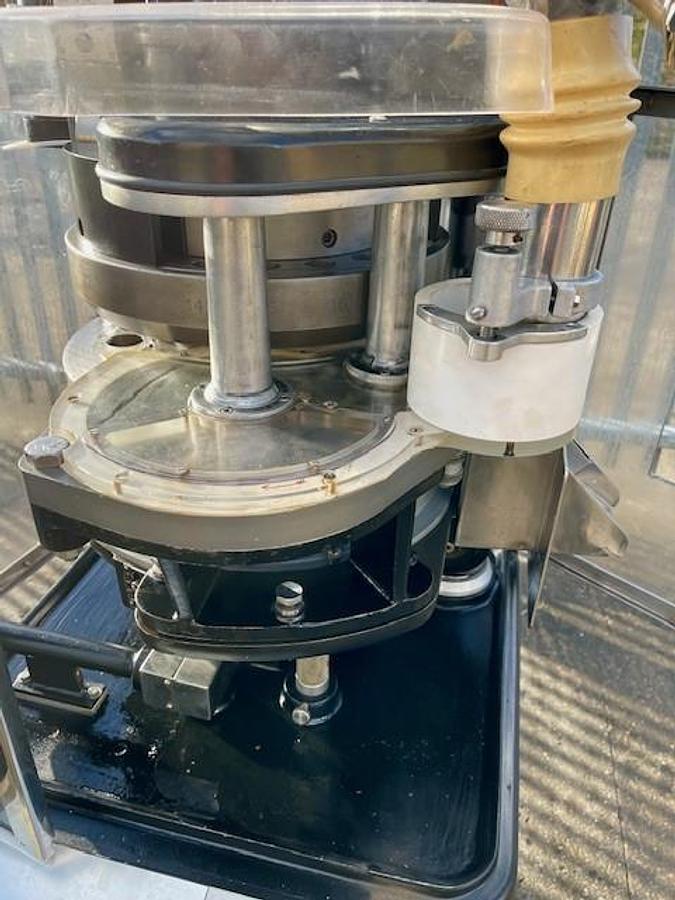 Used Manesty Express D tablet press