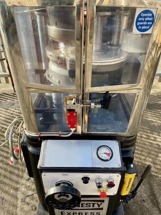 Used Manesty Express D tablet press