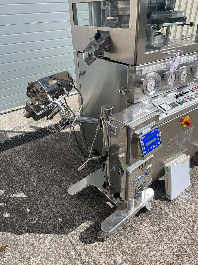 Used Kilian TX23 Tablet Press