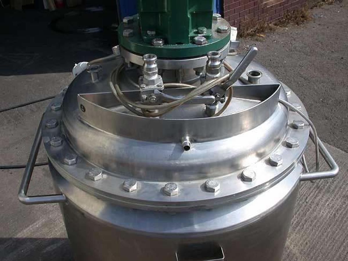 Used 325 litre jacketed vacuum mixer