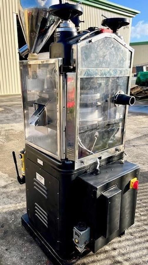 Used Manesty Express D tablet press