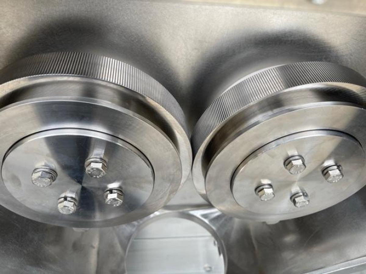 Used Vector Freund TFC220 roller compactor