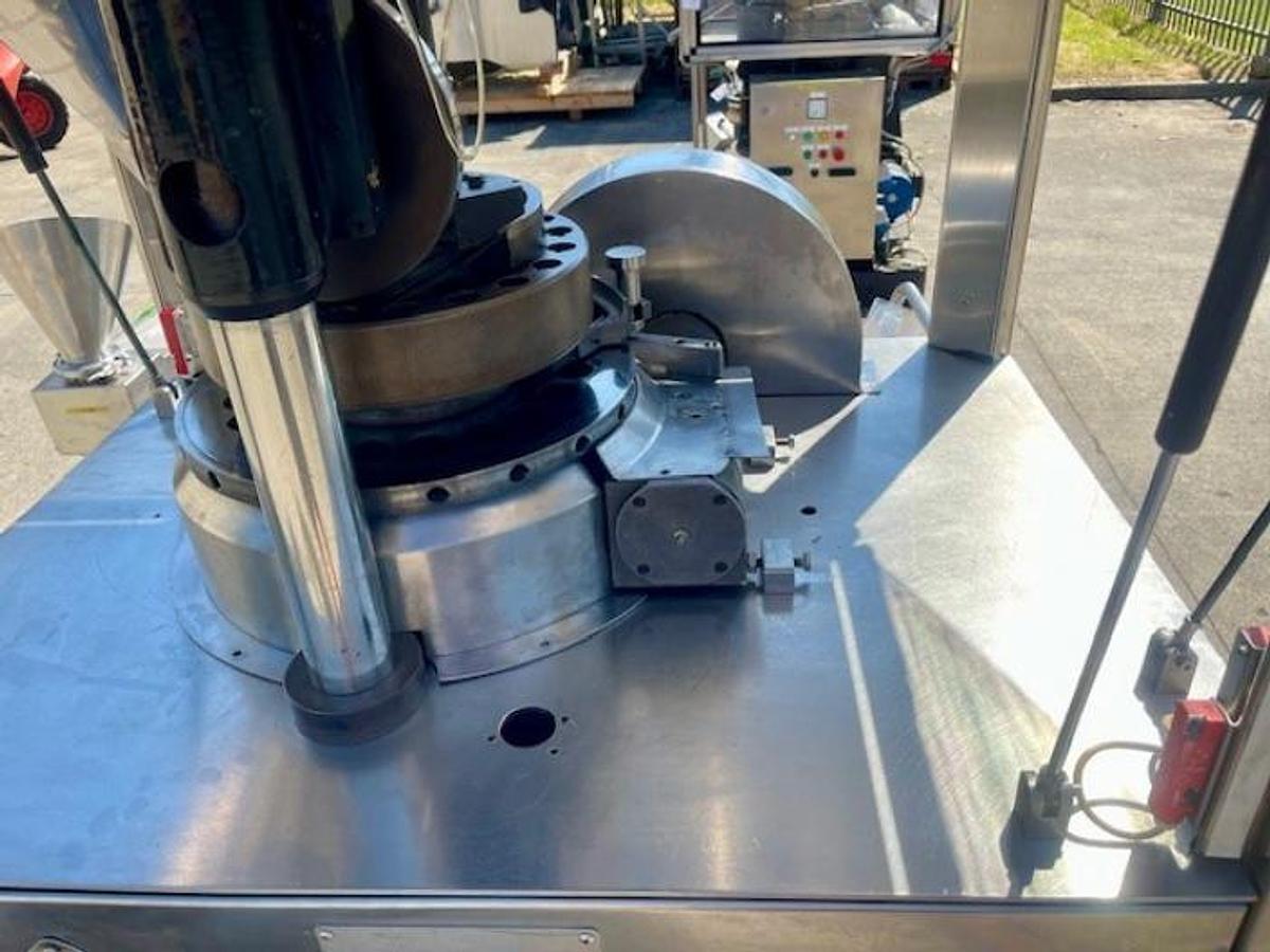 Used Casburt D4 20 station tablet press
