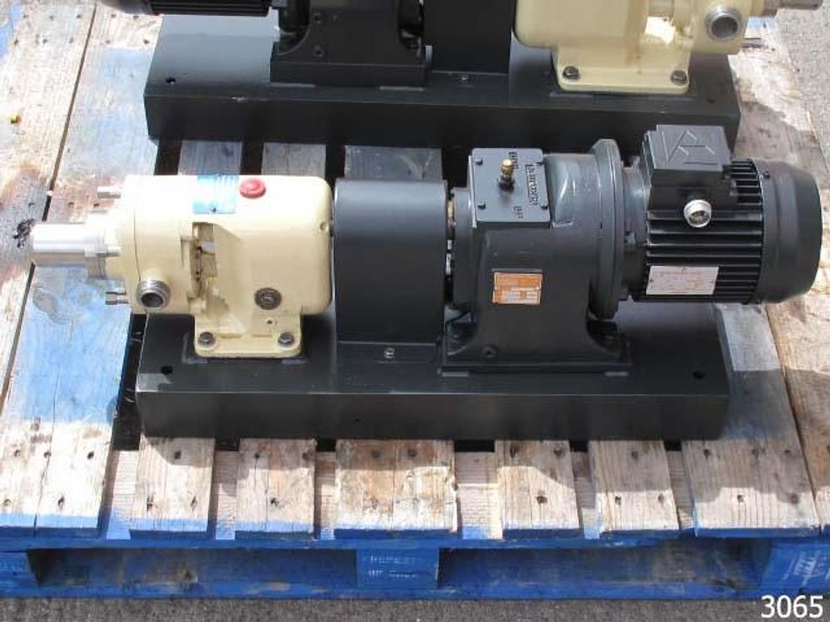 Used SSP lobe pump model AP100/BS