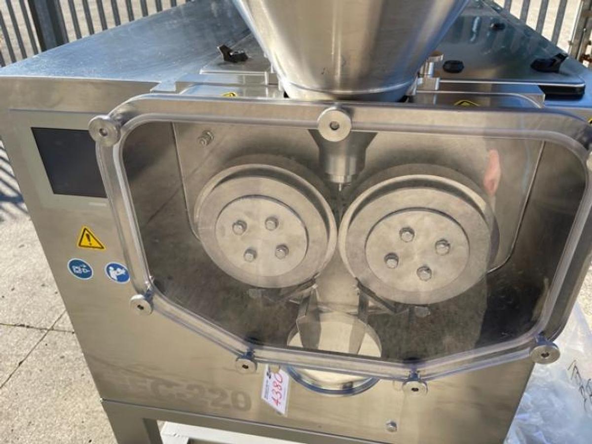 Used Vector Freund TFC220 roller compactor