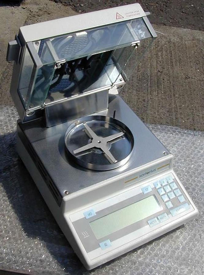 Used Sartorius Moisture Analyser