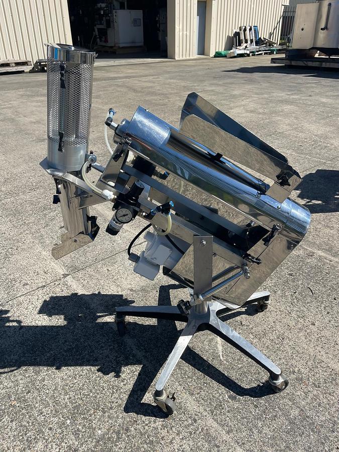Used George Nutting Tablet/Capsule deduster/polisher