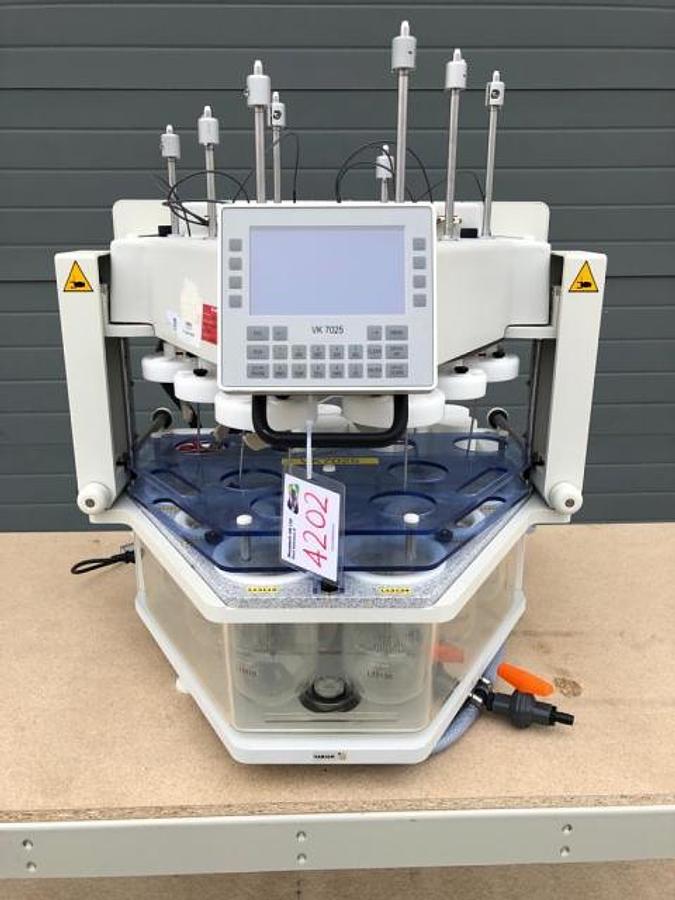 Used Vankel Varian VK7025 dissolution machine