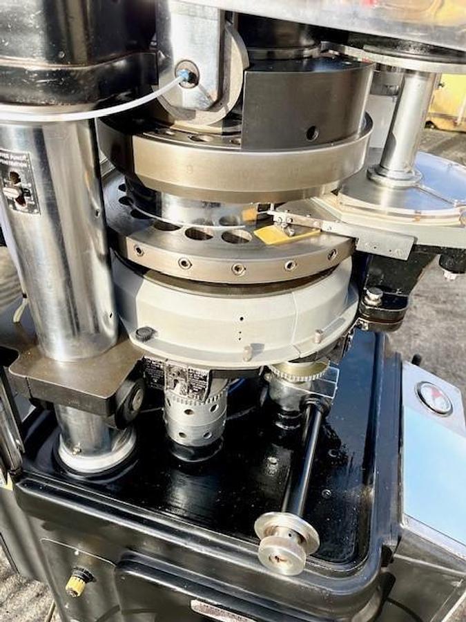 Used Manesty Express D tablet press