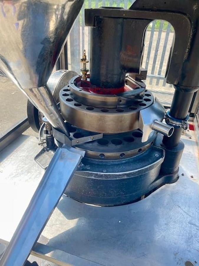 Used Manesty D3B 16 station tablet press