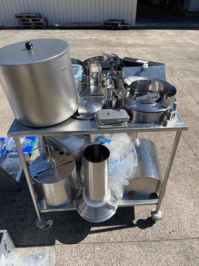 Used Macofar CD60 Capsule Filling Machine