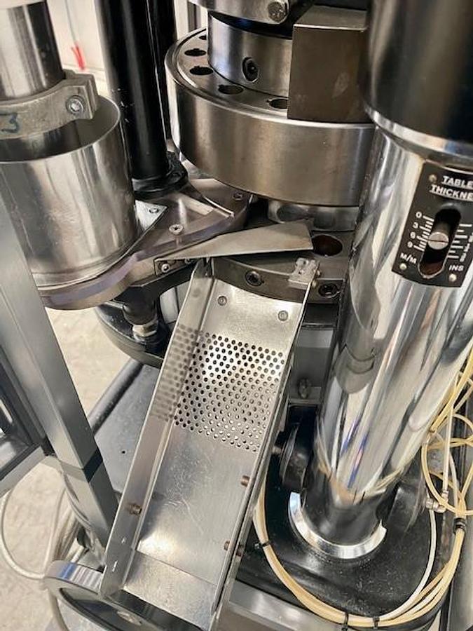 Used Manesty 16 station Betapress