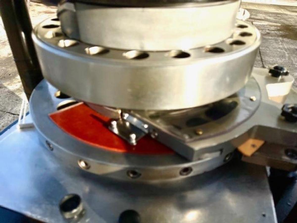 Used Manesty D4 tablet press