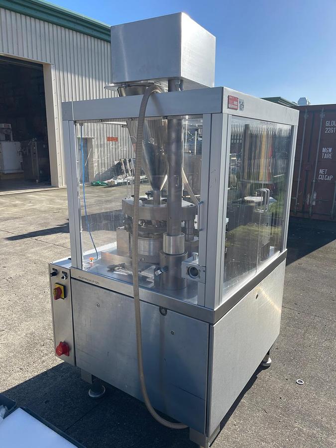 Used Bosch GKF1500 Capsule Filling Machine