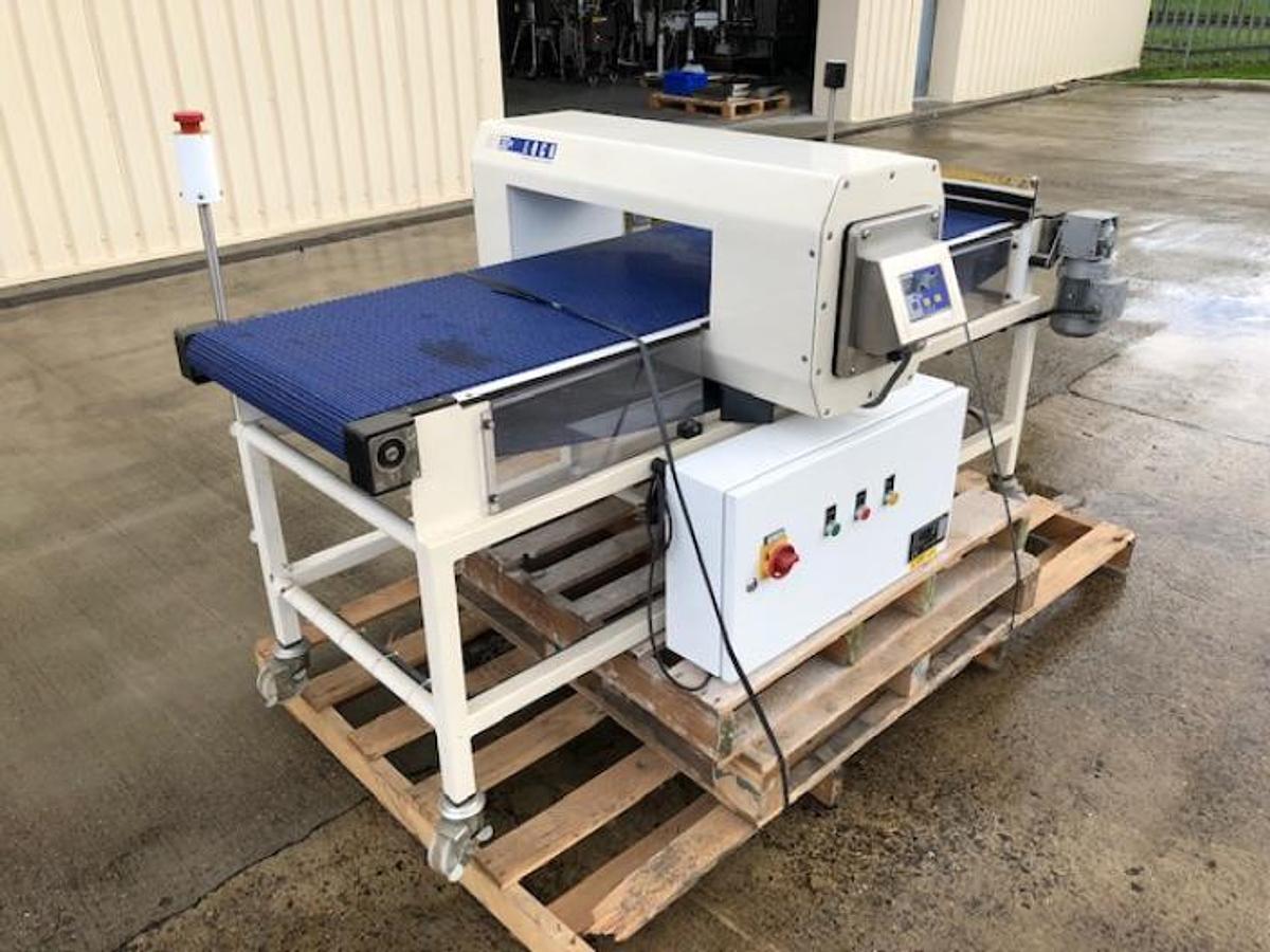 Used Lock MET30 belt metal detector