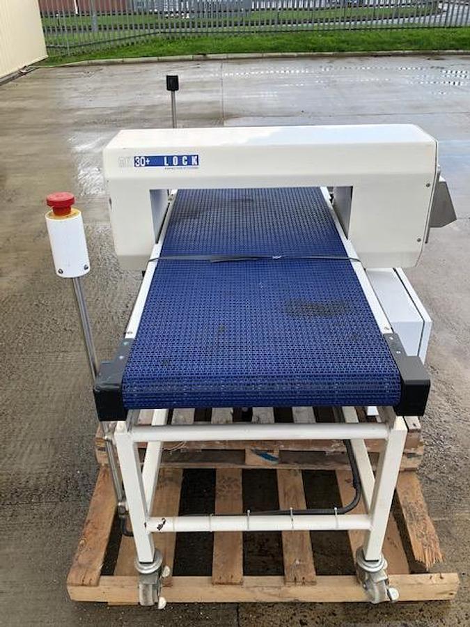 Used Lock MET30 belt metal detector