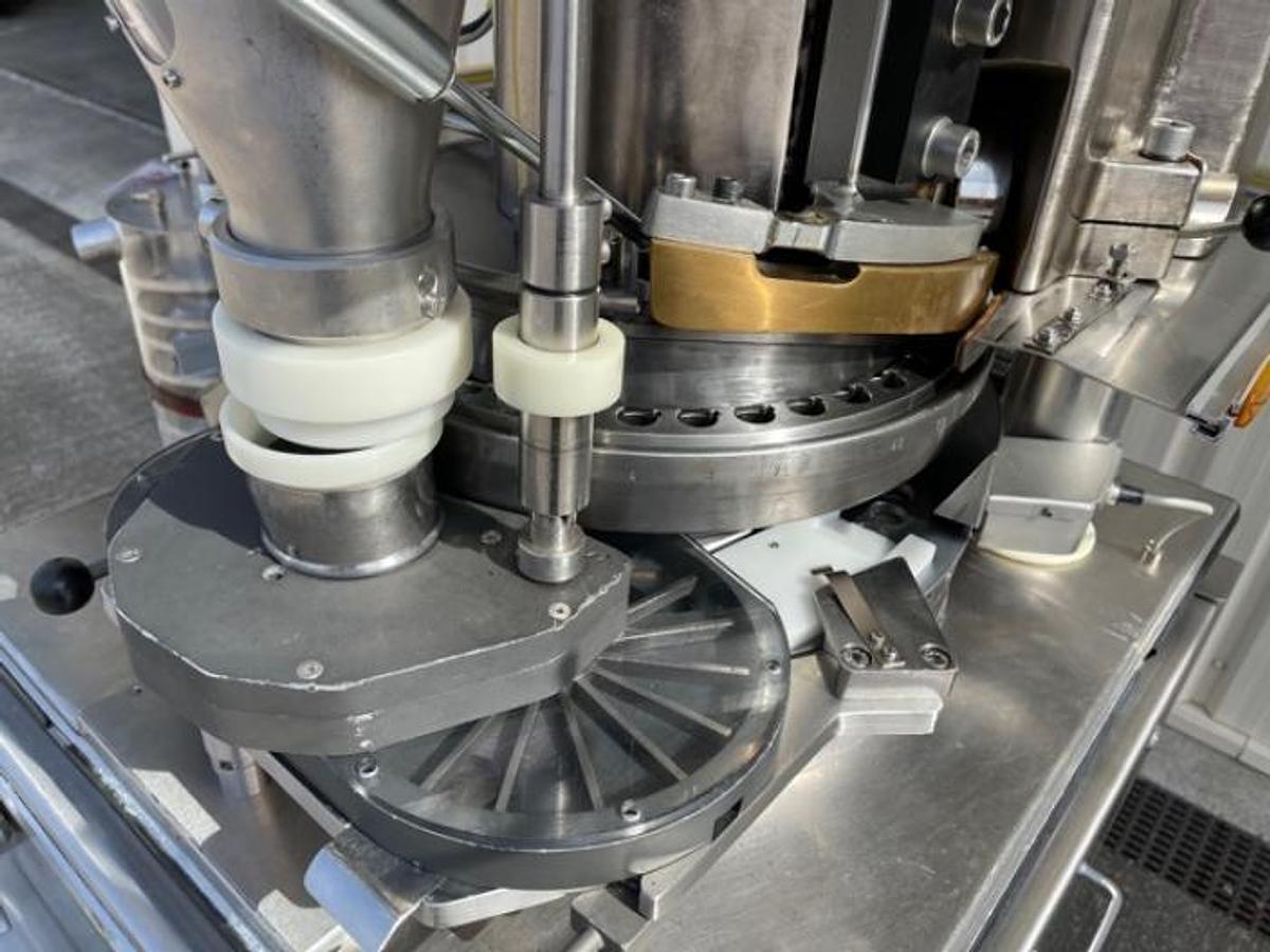 Used Kilian model TX40 rotary tablet press