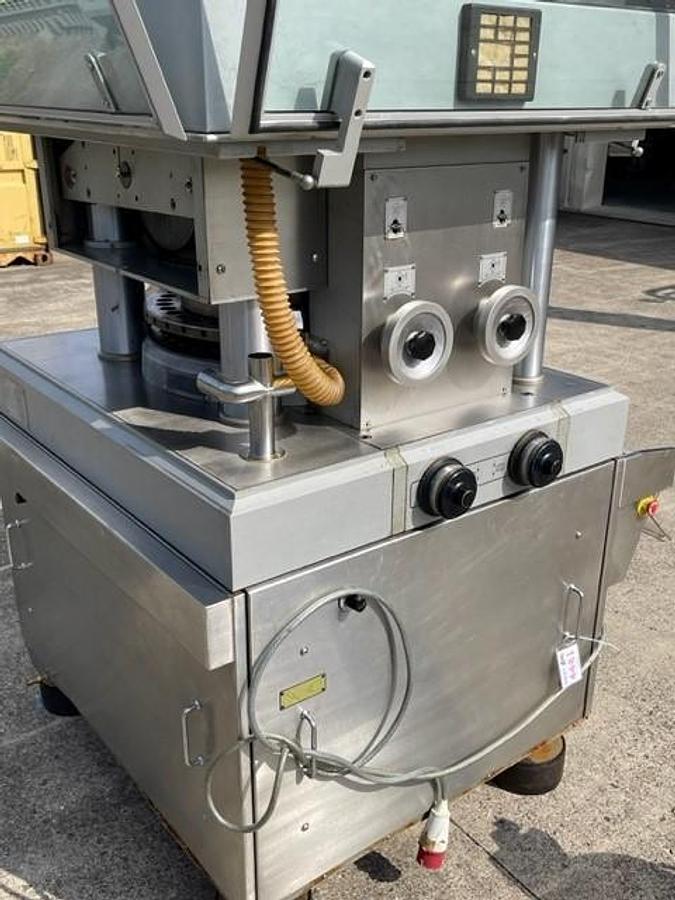Used Manesty Novapress 2 37 station D tablet press