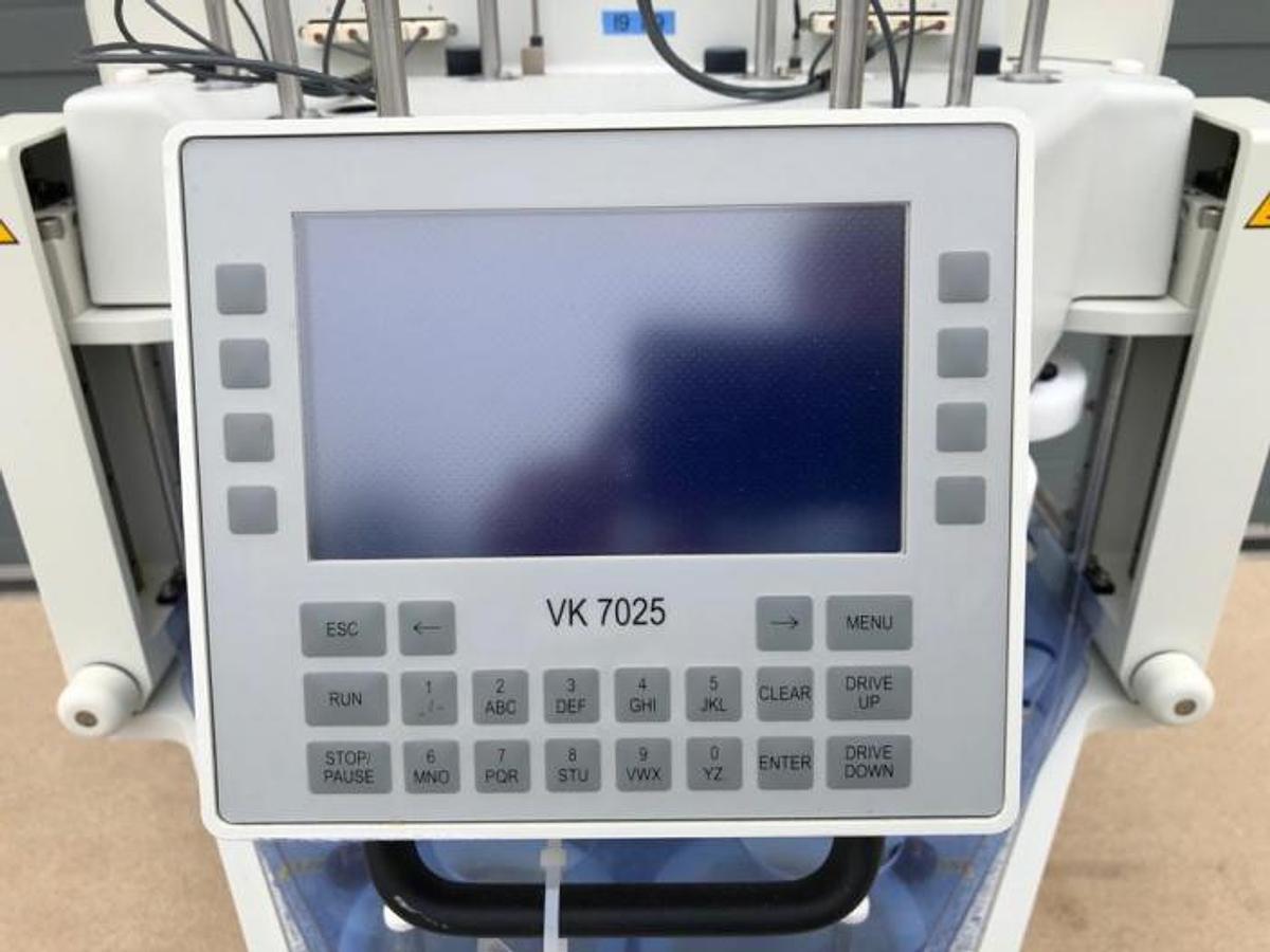 Used Vankel Varian VK7025 dissolution machine