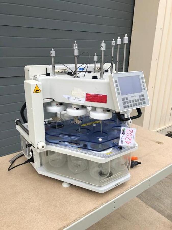 Used Vankel Varian VK7025 dissolution machine
