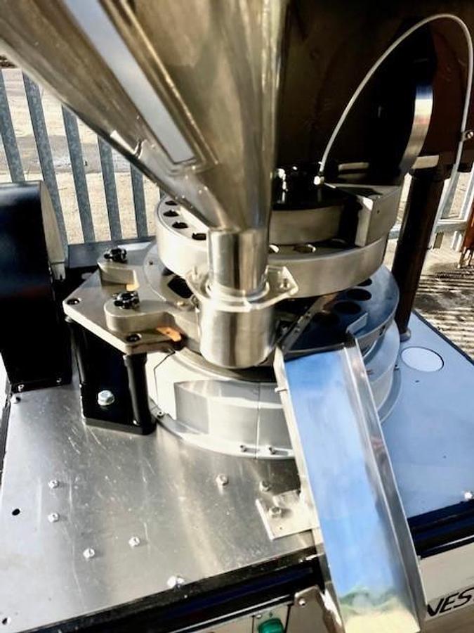 Used Manesty D4 tablet press