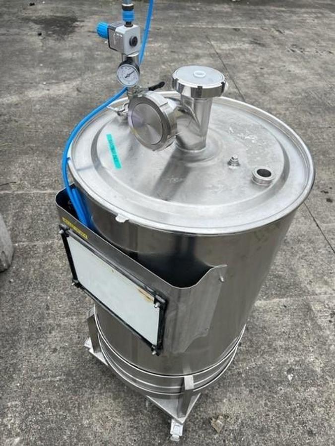 Used Ref 4483 Muller 225L mobile vessel