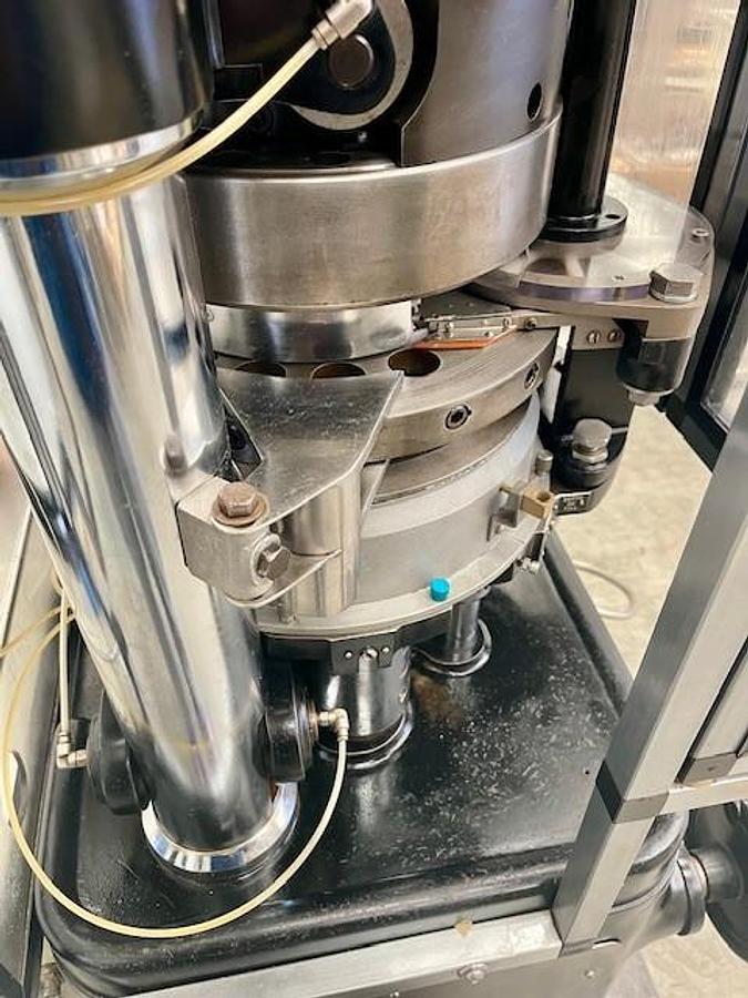 Used Manesty 16 station Betapress