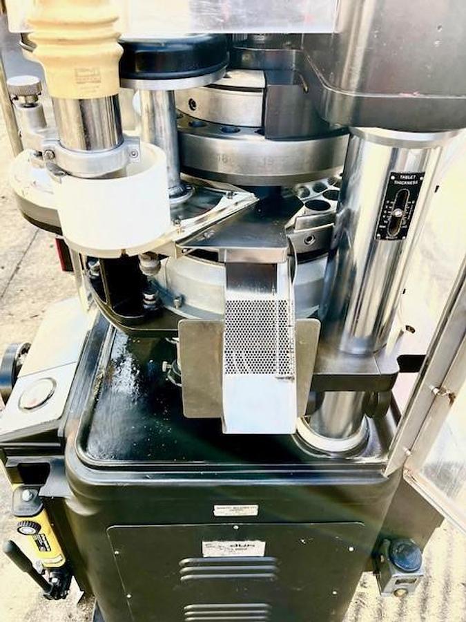 Used Manesty Express D tablet press