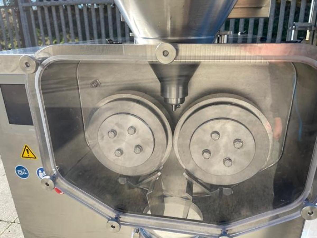 Used Vector Freund TFC220 roller compactor