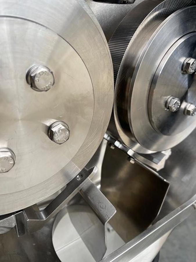 Used Vector Freund TFC220 roller compactor